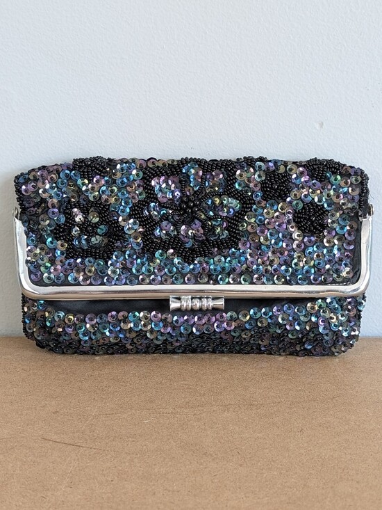 Handbags - Vintage Evening Bag, Made In Honk Kong Black Iridescent Sequins Kiss Lock Clutch